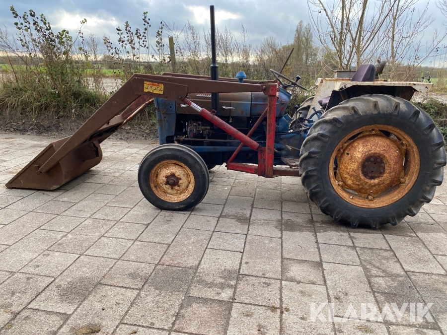 Traktor med frontlæsser Fordson Super Dexta