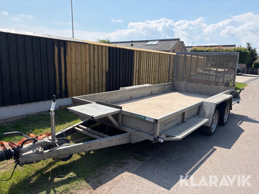 Maskintrailer Variant 3518 M4 med rampe