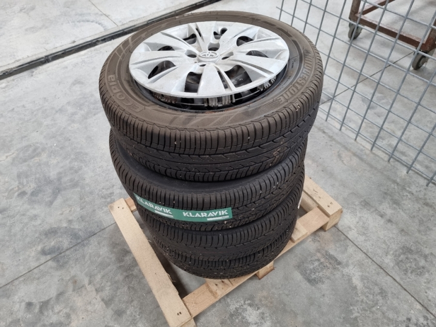 Stålfælge m. Dæk og kapsler