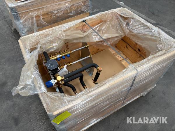 Gulvvarmeunit Wavin BCVS TP2 5KV + 3VV + 4GV med 4 kredse og Grundfos cirkulationspumpe