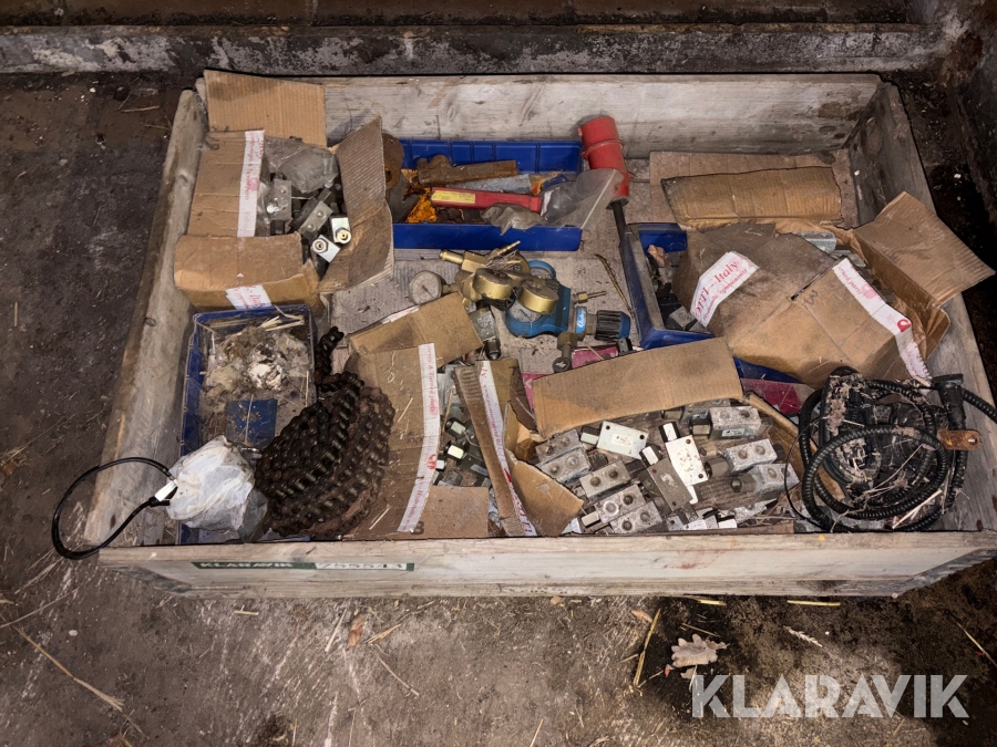 Lot hydraulikfittings, drejestål, kæder og svejseudstyr