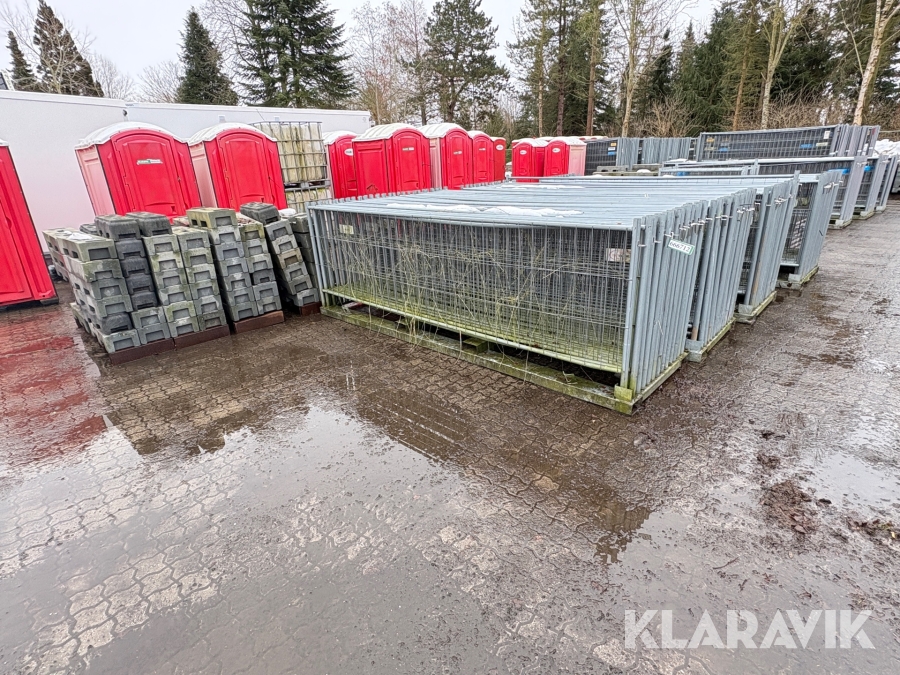 Mobilhegn med fødder og låger 100 fag og 100 fødder samt 8 låger