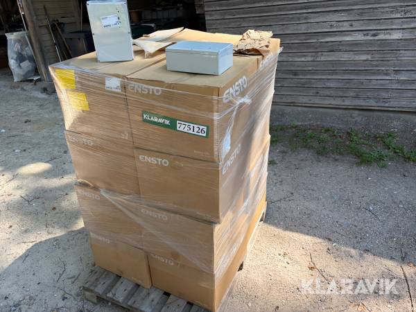 Stort lot Kapslinger Ensto Cubo D DPCP162409G