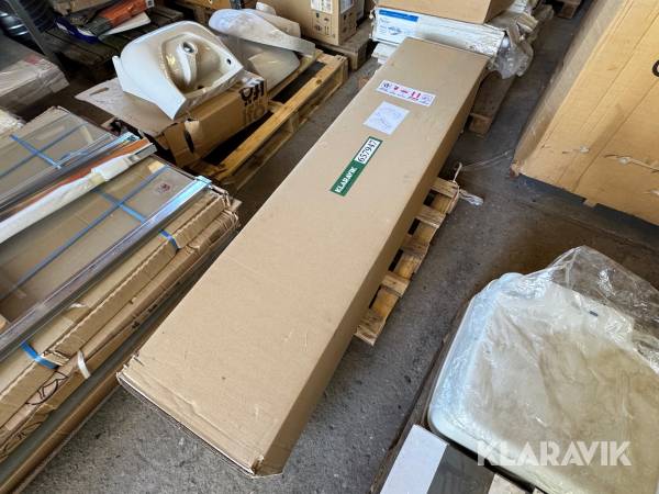 Højskab i mørk eg Strømberg