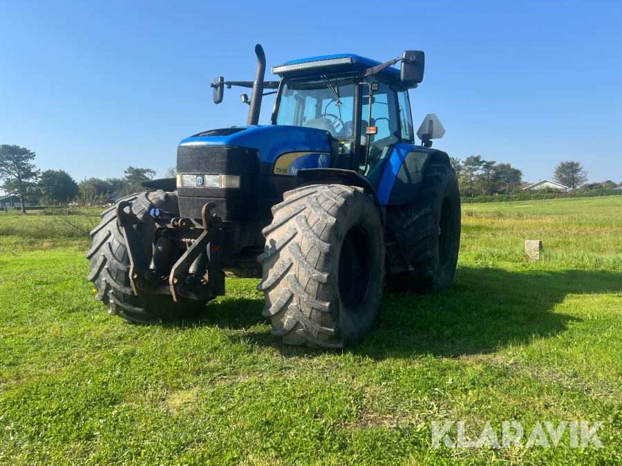Traktor New Holland TM190