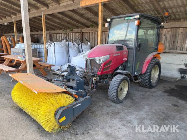 Traktor Yanmar YT235 - med kost og spreder