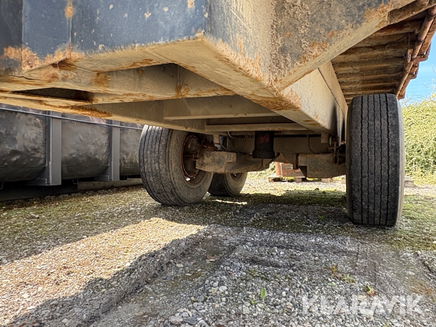 Entreprenørvogn Baastrup 12 Tons med 3 vejs tip.