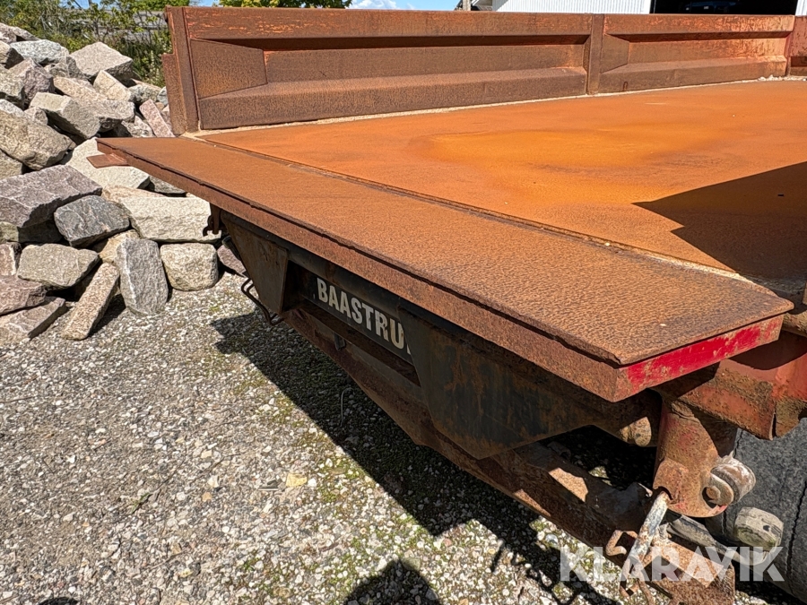 Entreprenørvogn Baastrup 12 Tons med 3 vejs tip.