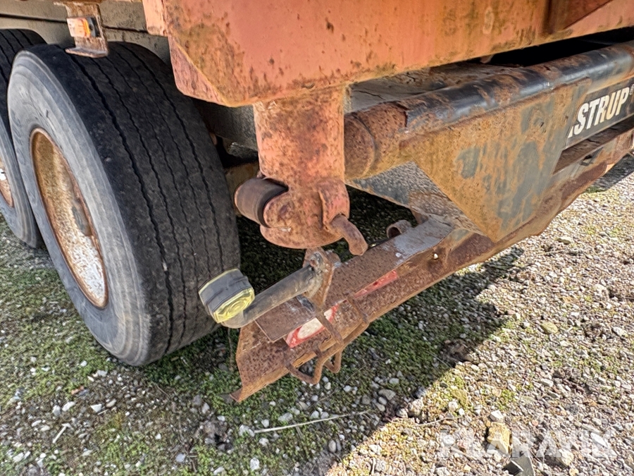 Entreprenørvogn Baastrup 12 Tons med 3 vejs tip.