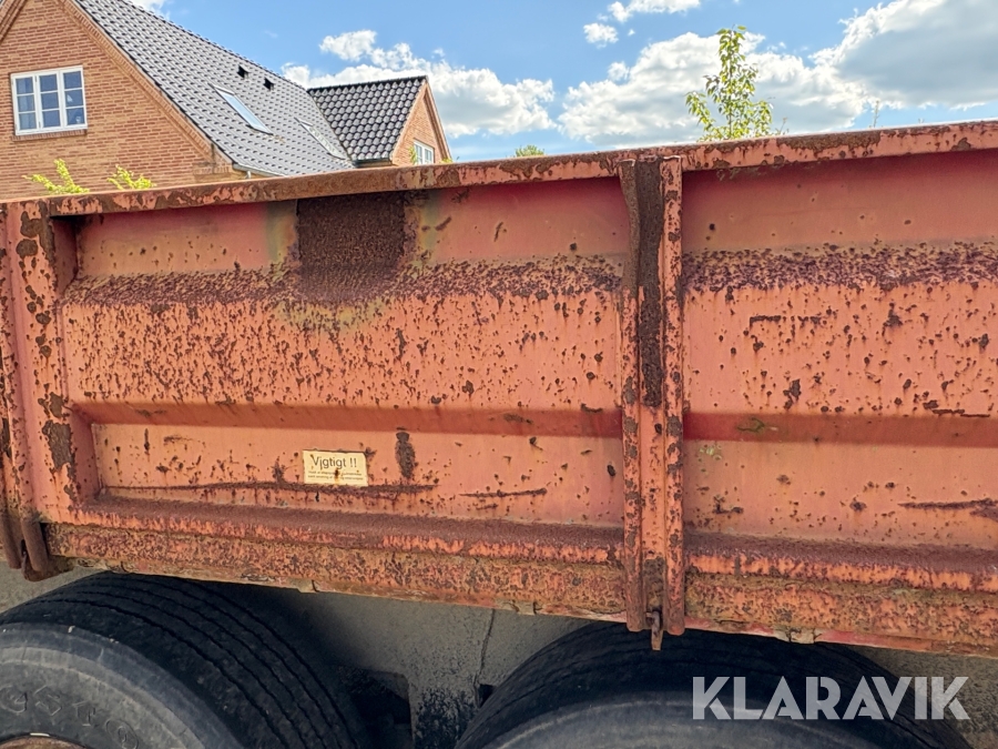 Entreprenørvogn Baastrup 12 Tons med 3 vejs tip.