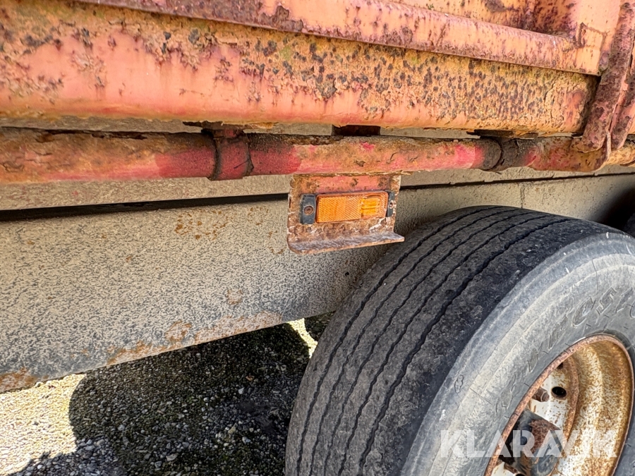 Entreprenørvogn Baastrup 12 Tons med 3 vejs tip.