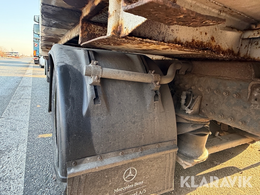 Renault lastbil – med skiftelad, lift og container Renault Midlum