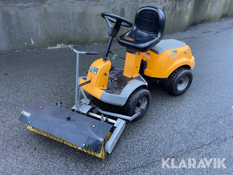Plænetraktor Stiga Park Compact 14