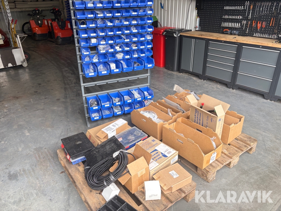 Reservedele til både 3 reoler Mercury, mercrusier, suzuki