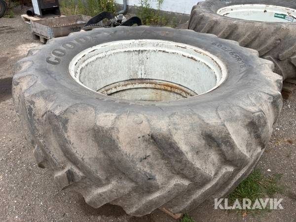 Traktor Goodyear 2 styk 