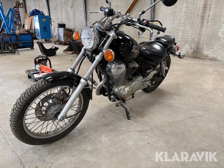Motorcykel Yamaha XV Vilago 250