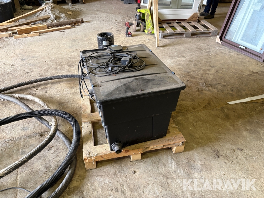 En filter pumpe til have Dam Oase Bitron 550