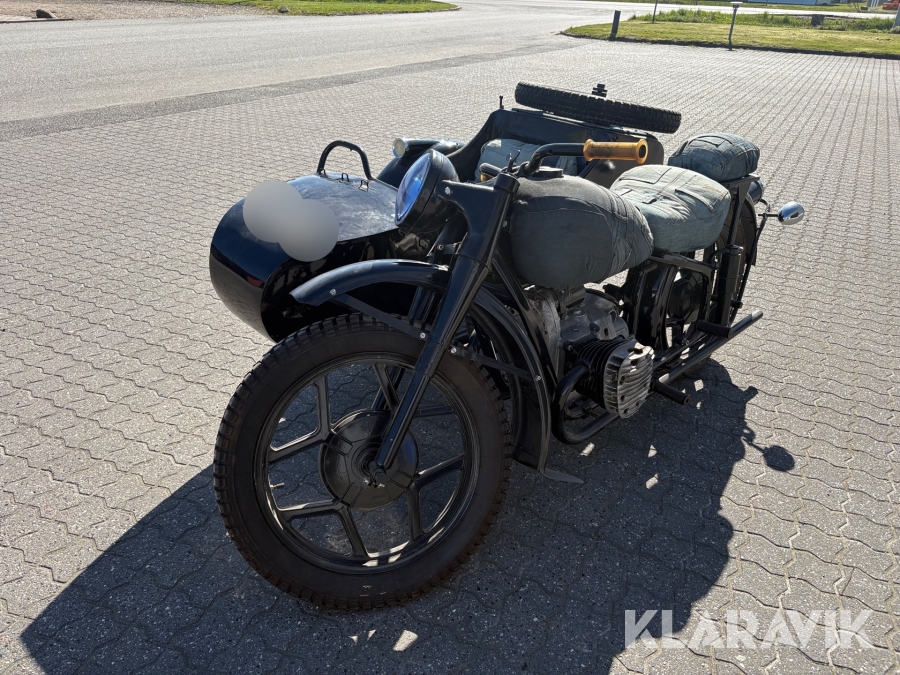 Udstillingsmotorcykel Dnepr K-750 M