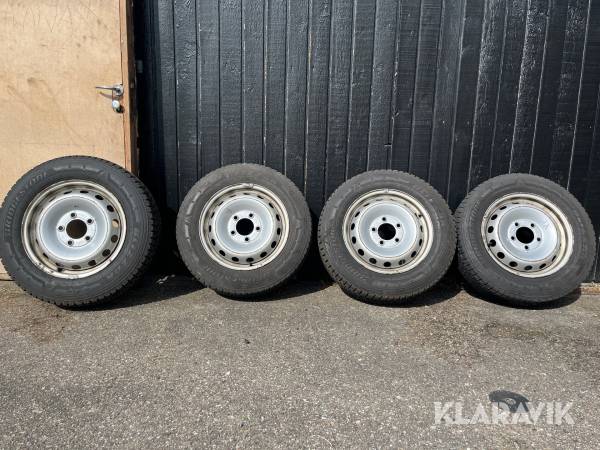 Dæk Bridgestone Blizzak 215/65 R16 med fælge 4 styk vinterdæk