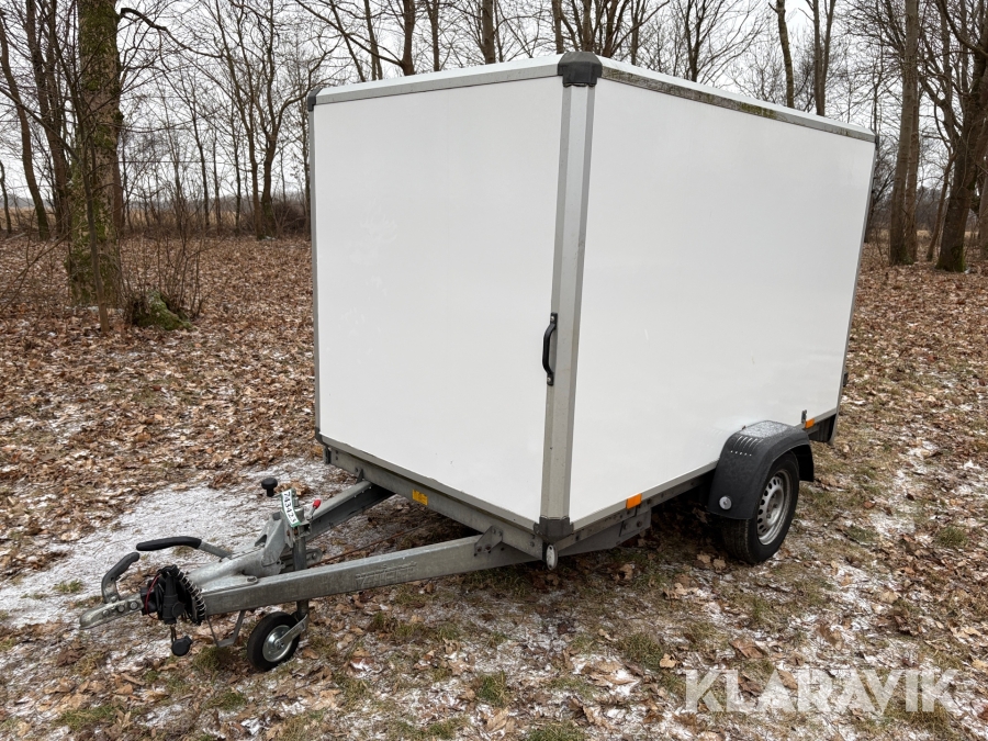 Lukket trailer Variant B715C2 750 kg. med bremser