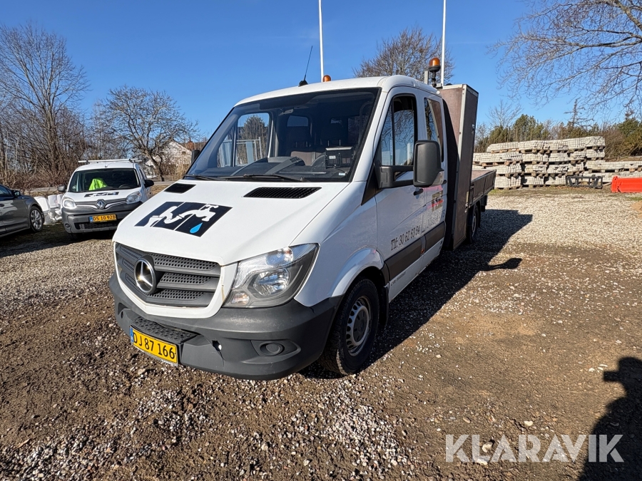 Ladbil Mercedes-Benz Sprinter med kran