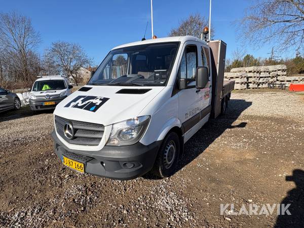 Ladbil Mercedes-Benz Sprinter med kran