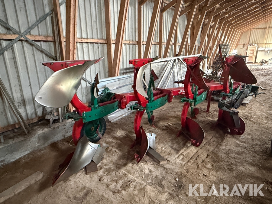 Vendeplov 4 furet Kverneland Model F krop 9 med HE-VA jordpakker.