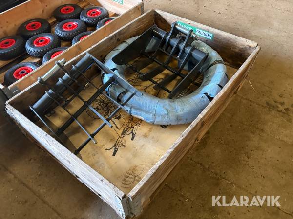 Skovle og hydraulikslange, 2 styk skovle og 50 m hydraulikslange