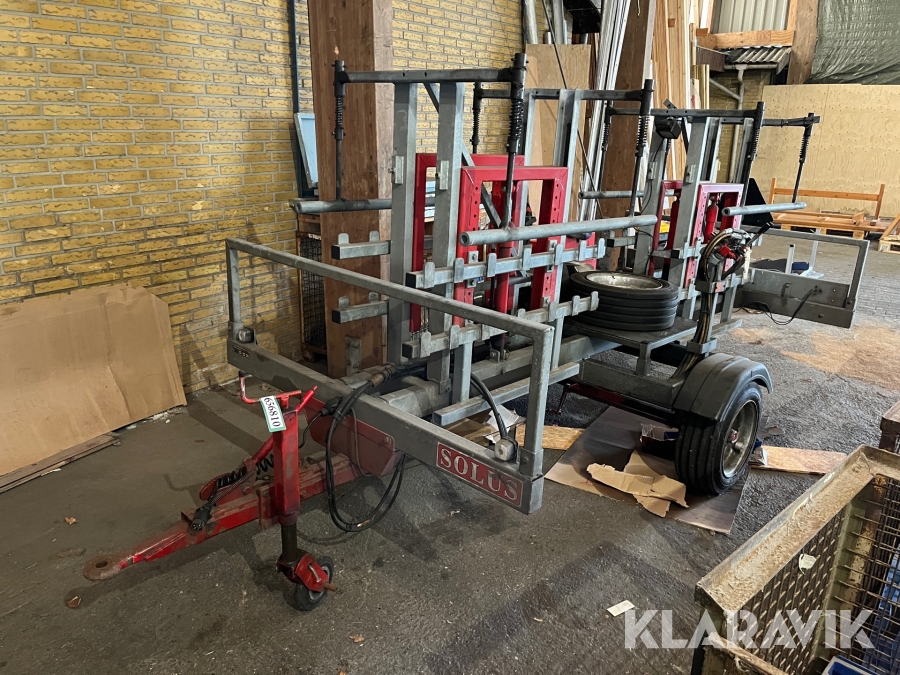 Skraldevogn Solus til tømning af skraldespande.