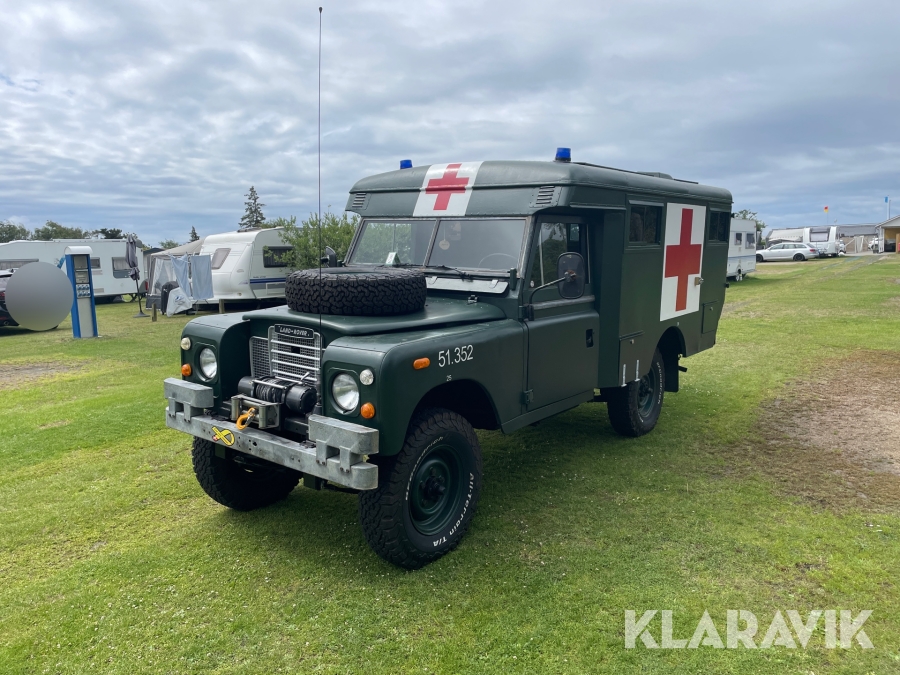 Marshalls ambulance Land Rover Serie III 2,3 D