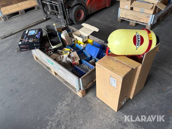 Lot med industriudstyr