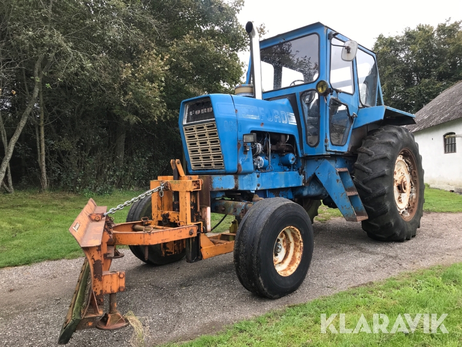 Veteran Traktor Ford 9600