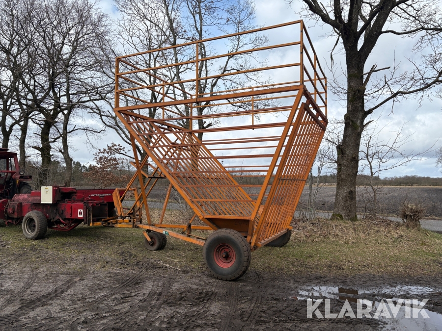 Ballepresser og ballevogn Ih International 440 T 1 ejer