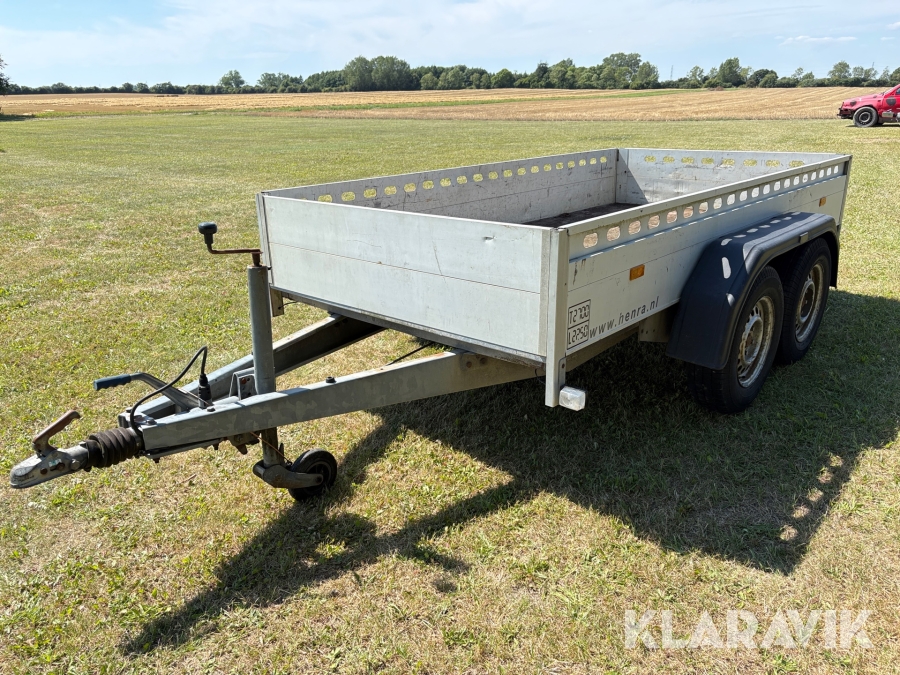 Trailer Henra