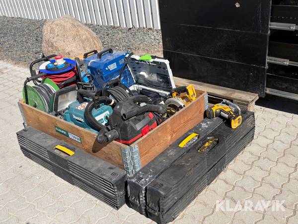 Blandet parti værktøj og byggeudstyr