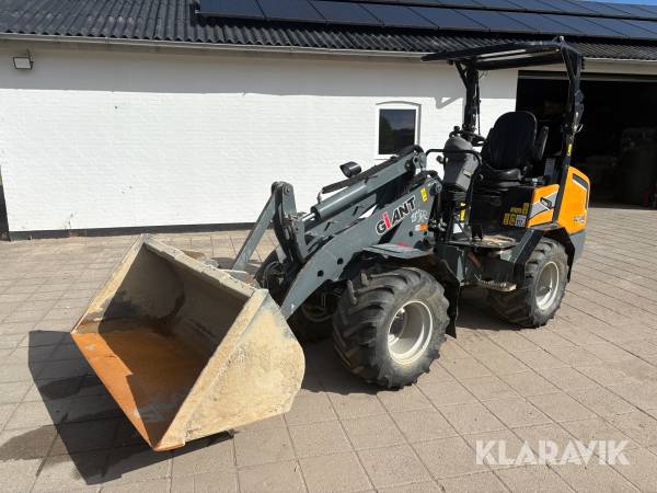 Minilæsser Giant G2700HD X-TRA med tilbehør
