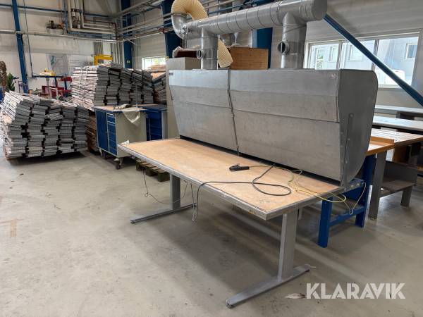Arbejdsbord Berg Industri Service BB 5 med hæve-/sænke funktion og udsugning