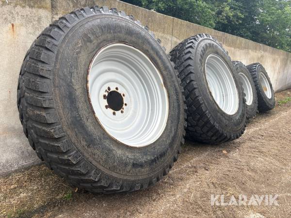 Landevejsdæk Alliance 540/80R38 og 440/80R28, 4 Styk