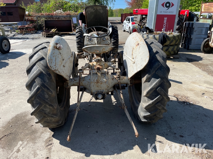 Traktor Massey Ferguson TEA