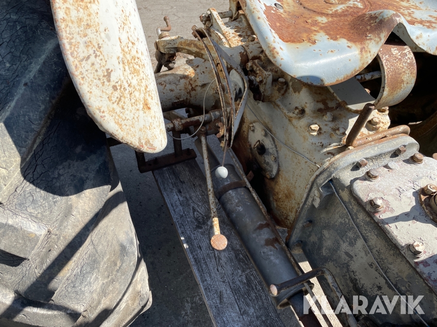 Traktor Massey Ferguson TEA