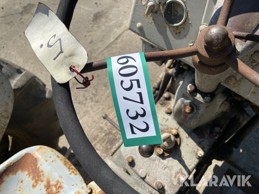 Traktor Massey Ferguson TEA