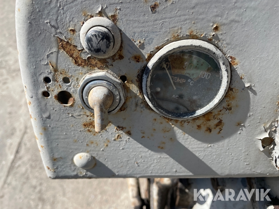 Traktor Massey Ferguson TEA