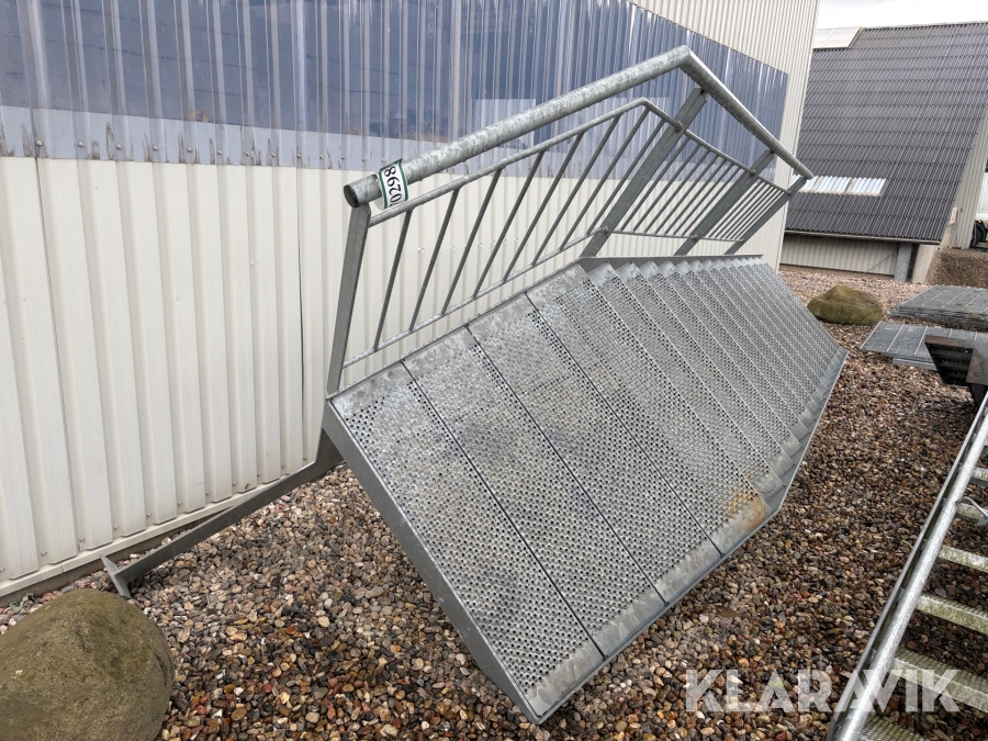 Trappe i galvaniseret stål