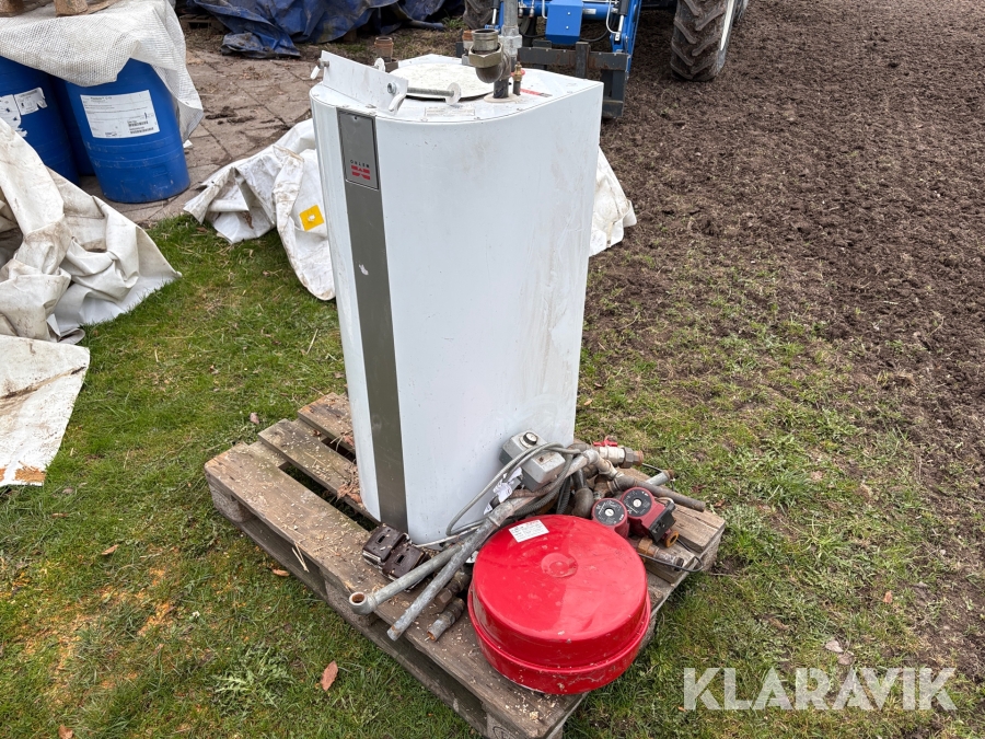 Varmtvandsbeholder med cirkulationspumper og ekspansionsbeholder Methro Therm, Grundfos og Varem