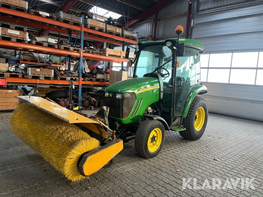 Traktor John deere 3720 E Hydro