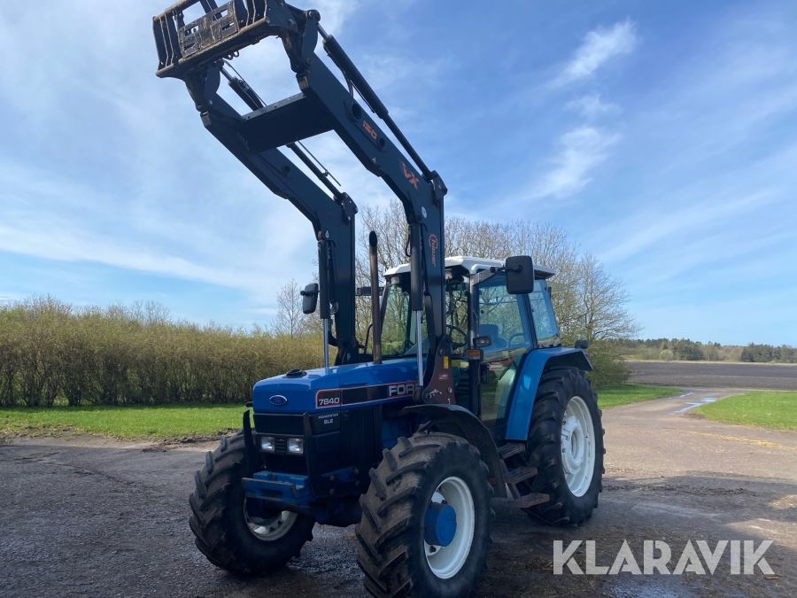 Traktor Ford 7840