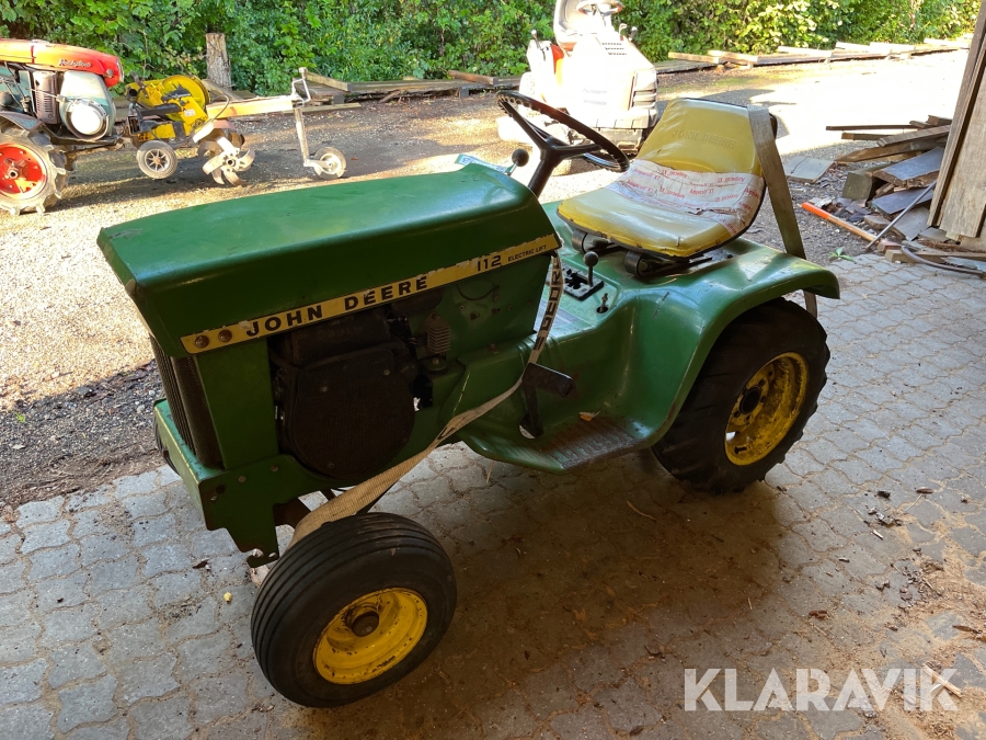 Havetraktor John Deere 112 Electric Lift T0011
