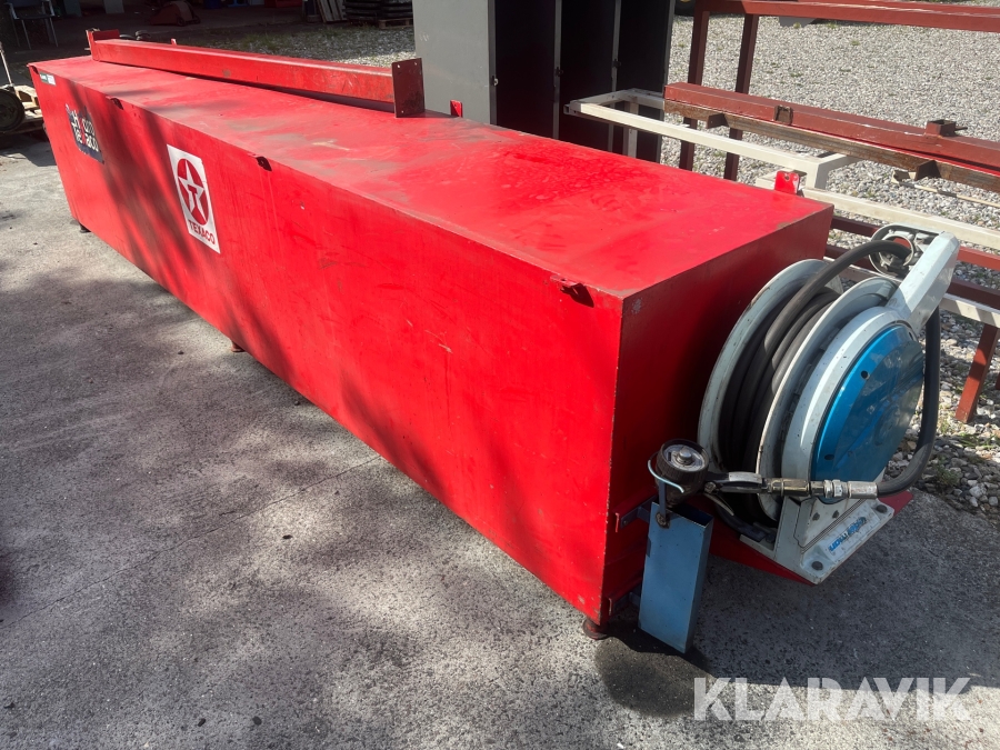 Olietank Brande Beholder 2400 2 pumper