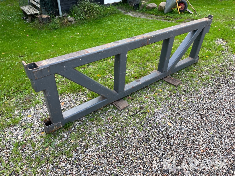 Buk til kran sættevogn