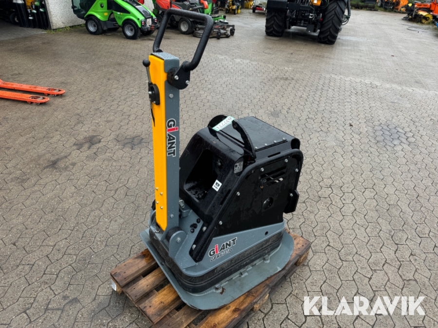 Pladevibrator Giant GPR6785D, Gribskov, Klaravik auktioner